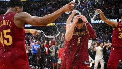 17米开外超远狙杀 斯特鲁斯：这球出手我感觉就有